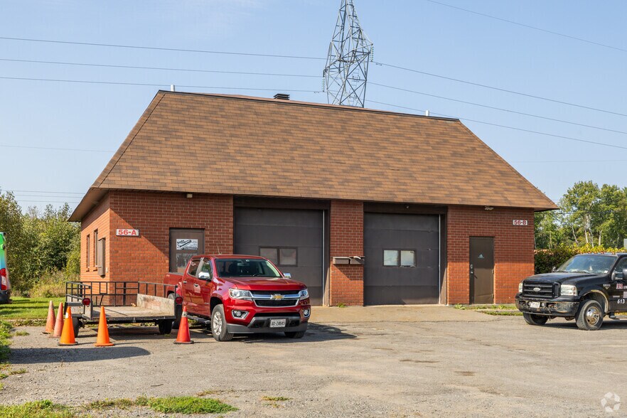 56A Cleopatra Dr, Ottawa, ON à louer - Photo principale – Image 1 sur 2