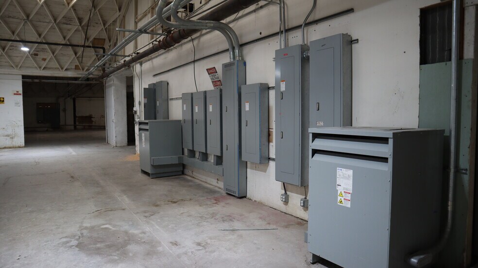 8001 Beach St, Los Angeles, CA à vendre - Photo intérieure – Image 3 sur 13