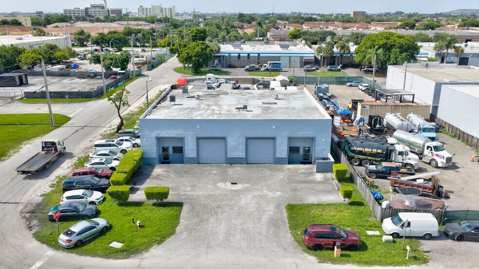 2202-2204 W 78th St, Hialeah, FL à vendre - Aérien – Image 1 sur 52