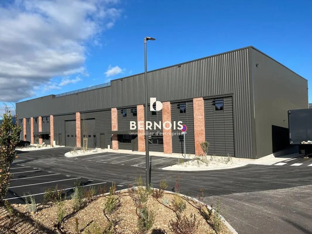 Queue De Sartan, Signes à vendre Photo de l’immeuble– Image 1 sur 9