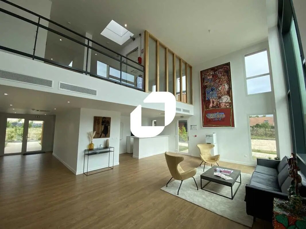 Bureau dans Vauréal à louer Photo de l’immeuble– Image 1 sur 12