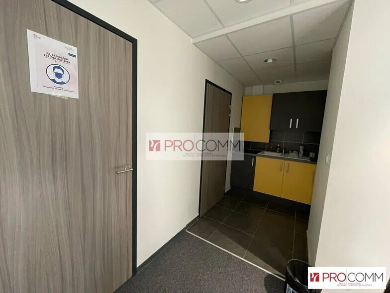 Bureau dans Chartres à vendre - Photo de l’immeuble – Image 3 sur 7