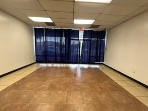17503-17587 Imperial Valley Dr, Houston, TX à louer Photo de l’immeuble– Image 2 sur 5