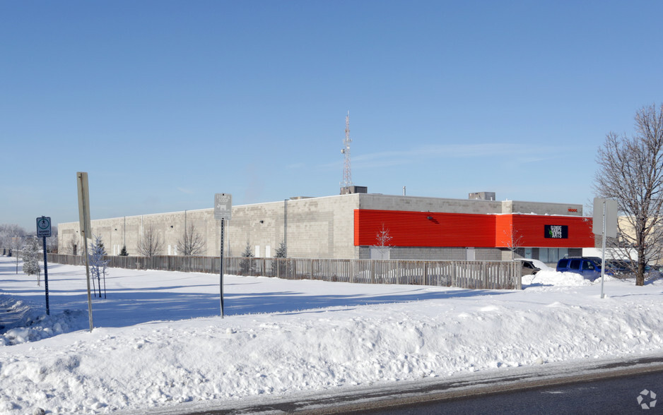 1600 Industrial Rd, Cambridge, ON à louer - Photo de l’immeuble – Image 3 sur 6