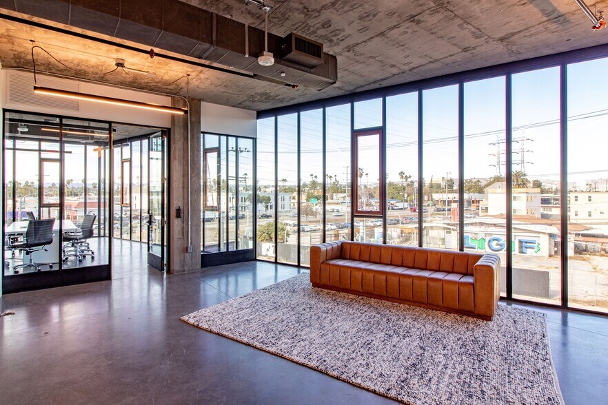 5788 W Adams Blvd, Los Angeles, CA à louer - Photo intérieure – Image 3 sur 16