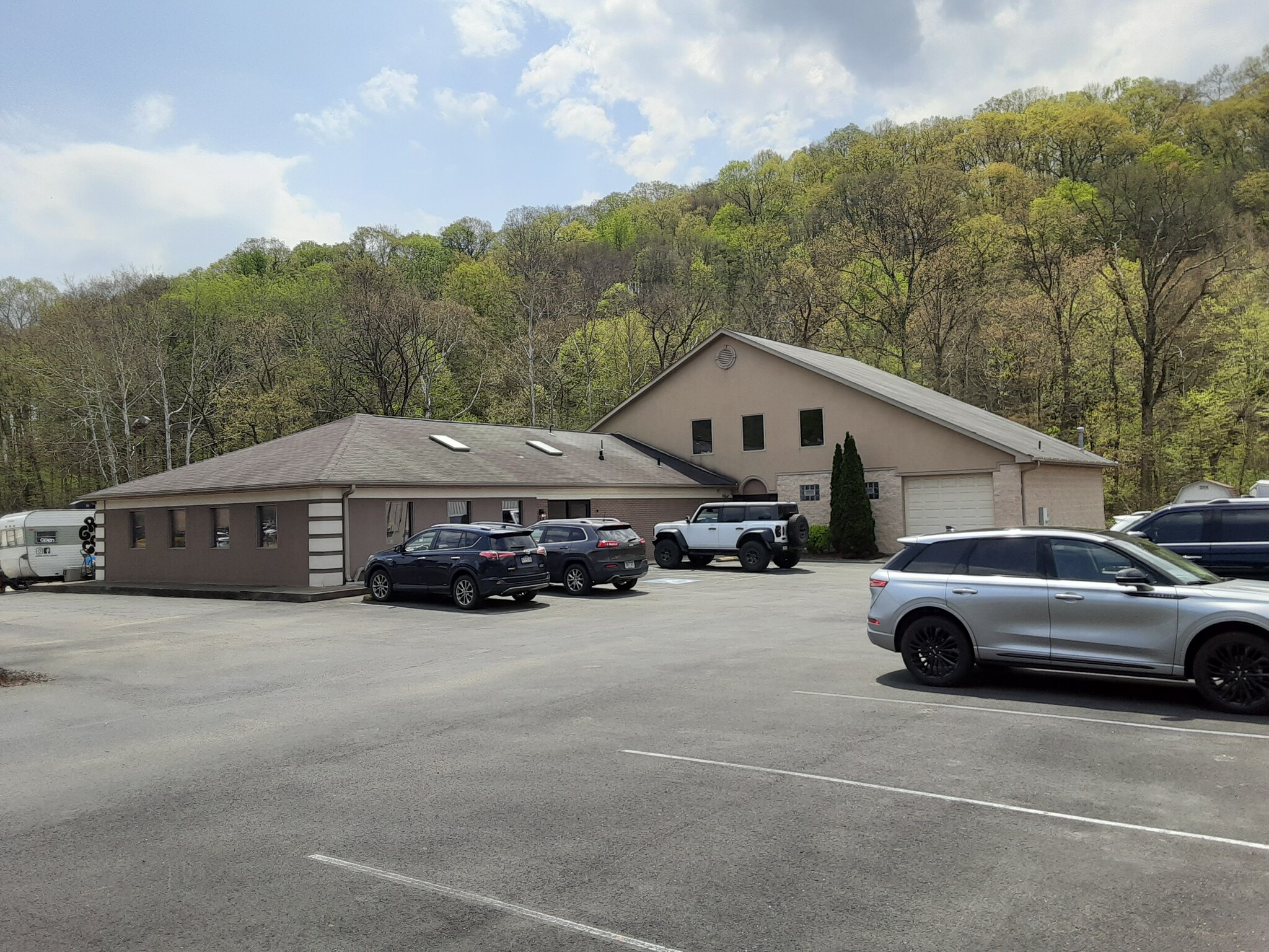 4453 William Penn Hwy, Murrysville, PA à louer Photo de l’immeuble– Image 1 sur 3
