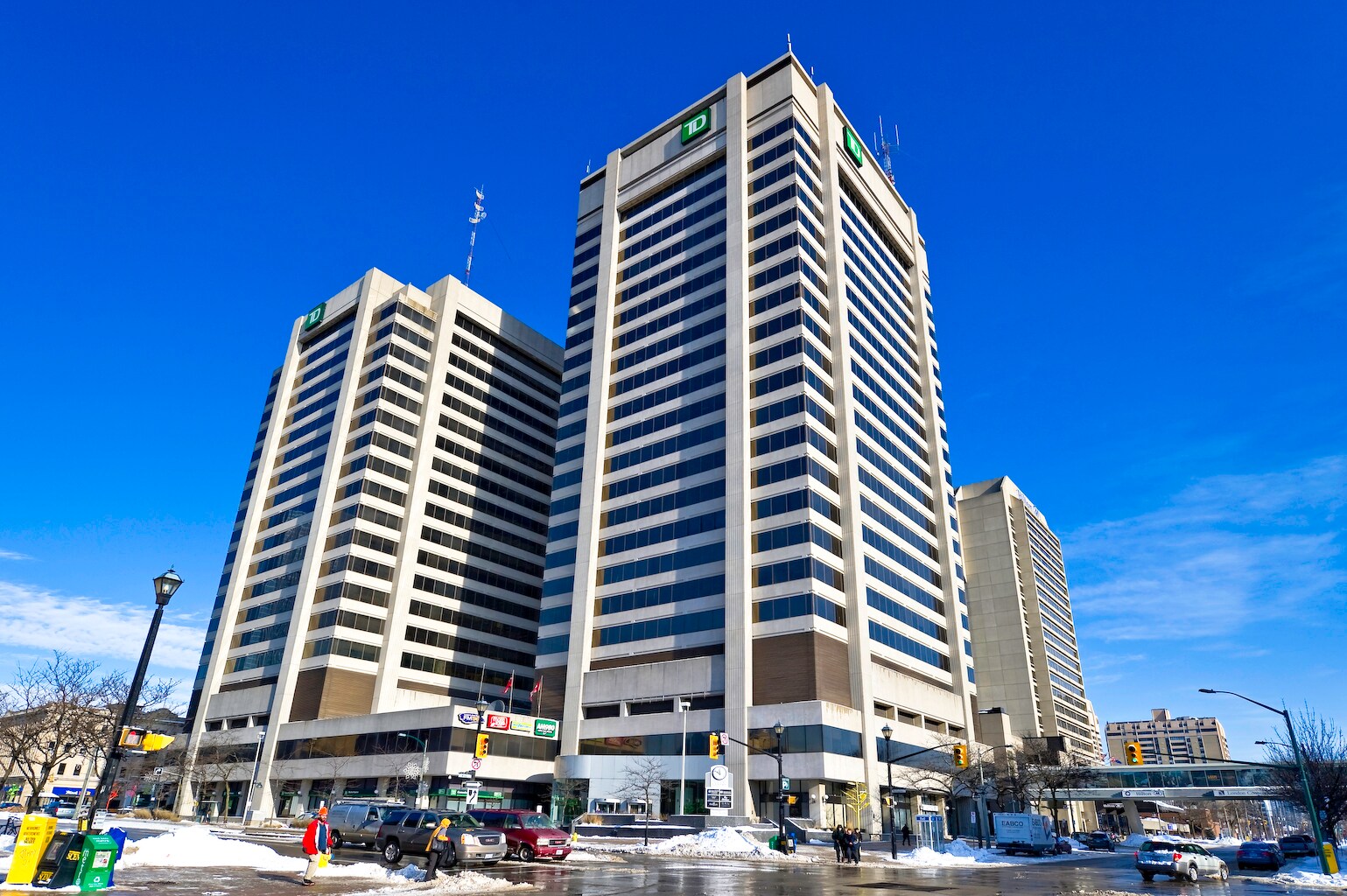 380 Wellington St, London, ON à louer Photo de l’immeuble– Image 1 sur 18