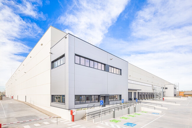Plus de détails pour Calle de la Resina, 16-20, Madrid - Industriel/Logistique à louer