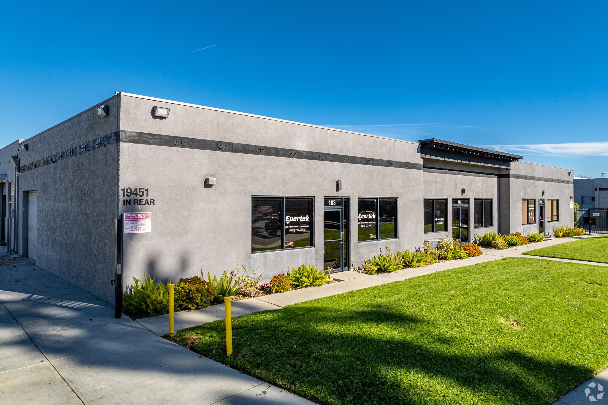 19441 Business Center Dr, Northridge, CA à louer Photo de l’immeuble– Image 1 sur 7