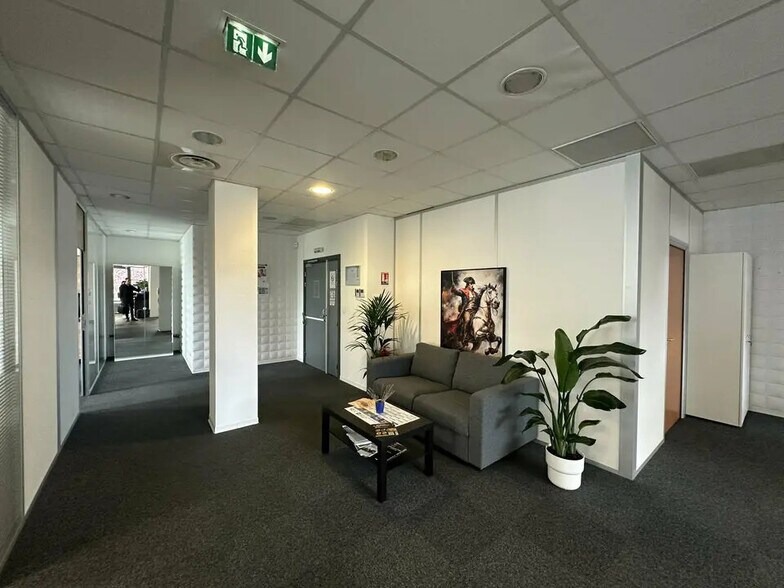 Bureau dans Schiltigheim à louer - Photo de l’immeuble – Image 3 sur 8