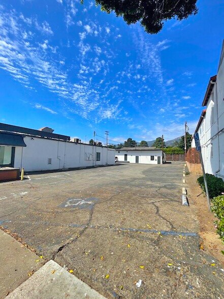 3514 State St, Santa Barbara, CA à louer - Photo de l’immeuble – Image 3 sur 7