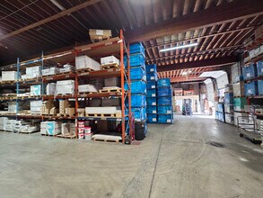 4330 Halifax St, Burnaby, BC à louer Photo intérieure– Image 1 sur 6