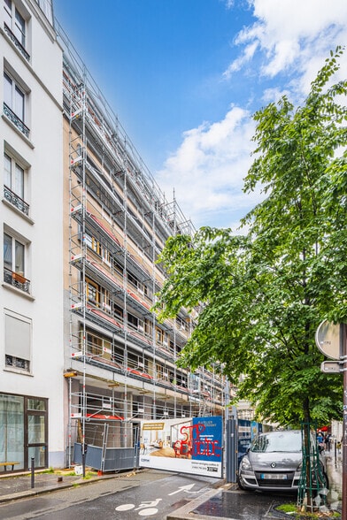 12 Rue Versigny, Paris à louer - Photo principale – Image 1 sur 2
