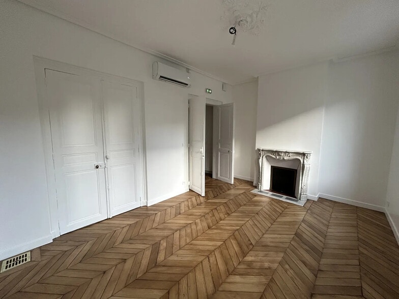 Bureau dans Chartres à louer - Photo intérieure – Image 2 sur 7