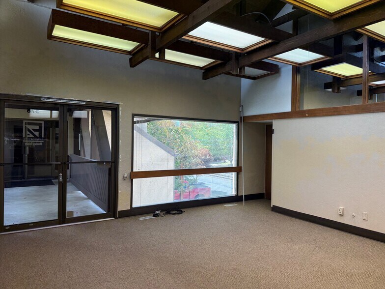 578 NW Van Buren Ave, Corvallis, OR à louer - Photo de l’immeuble – Image 3 sur 6