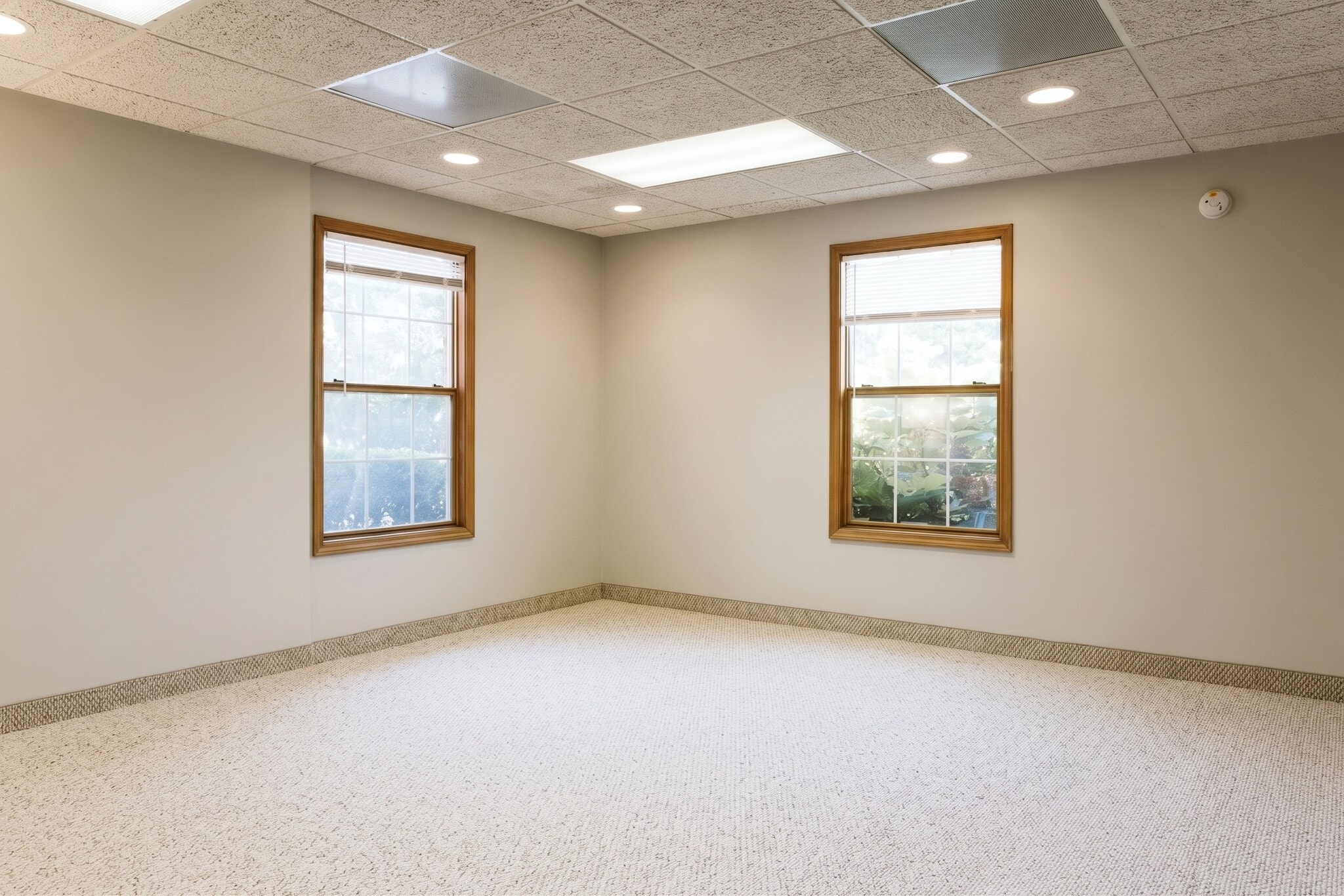 37899 W 12 Mile Rd, Farmington Hills, MI à louer Photo intérieure– Image 1 sur 8