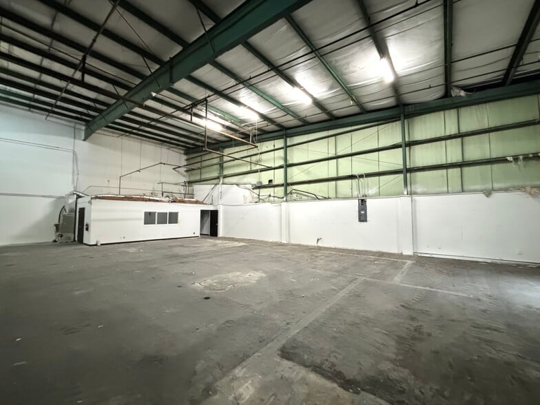 12890 Automobile Blvd, Clearwater, FL à louer - Photo intérieure – Image 2 sur 4