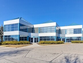 2420 Meadowpine Blvd, Mississauga, ON à louer Photo de l’immeuble– Image 1 sur 6