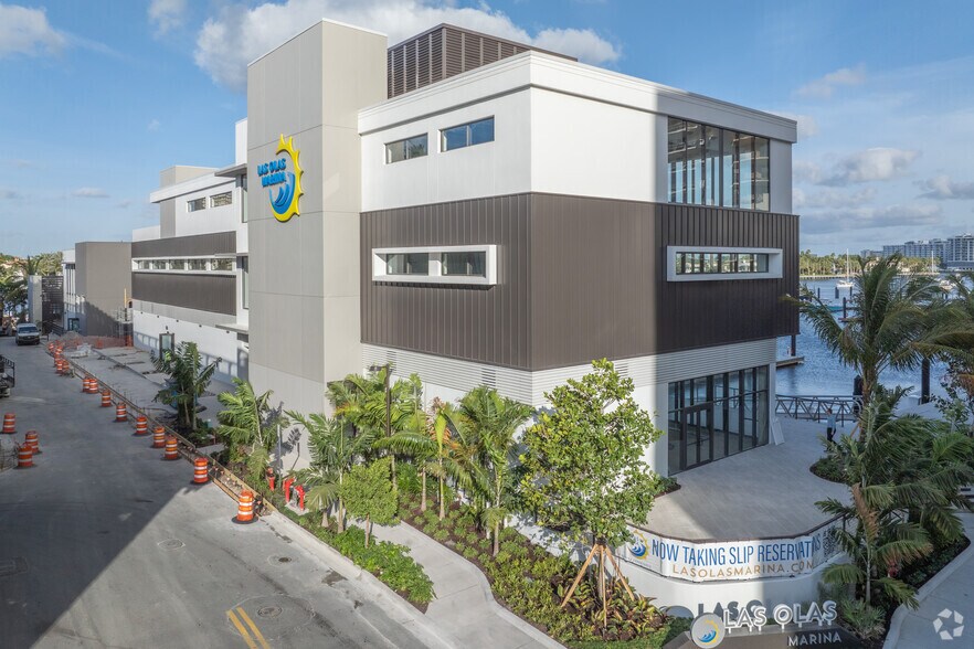 151 Las Olas Cir, Fort Lauderdale, FL à louer - Photo de l’immeuble – Image 1 sur 20