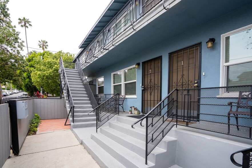 4325 Clinton St, Los Angeles, CA à vendre - Photo de l’immeuble – Image 2 sur 8