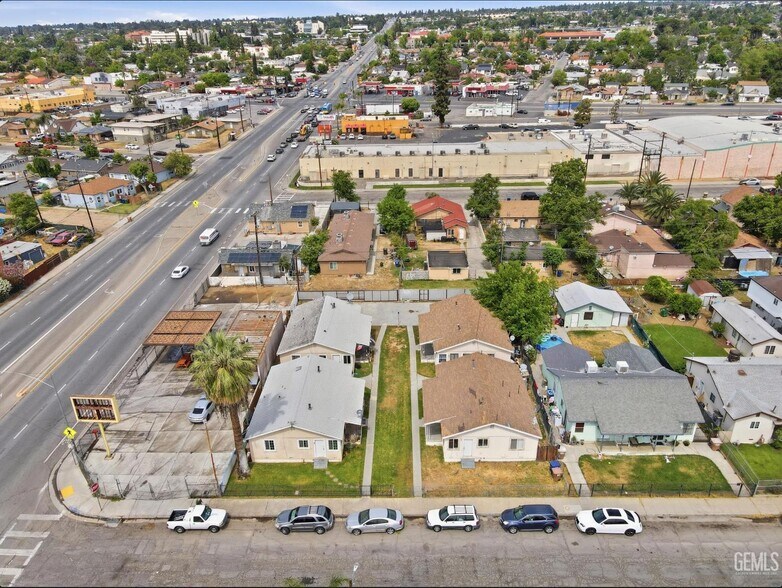 2212 Lake St, Bakersfield, CA à vendre - Photo de l’immeuble – Image 2 sur 9
