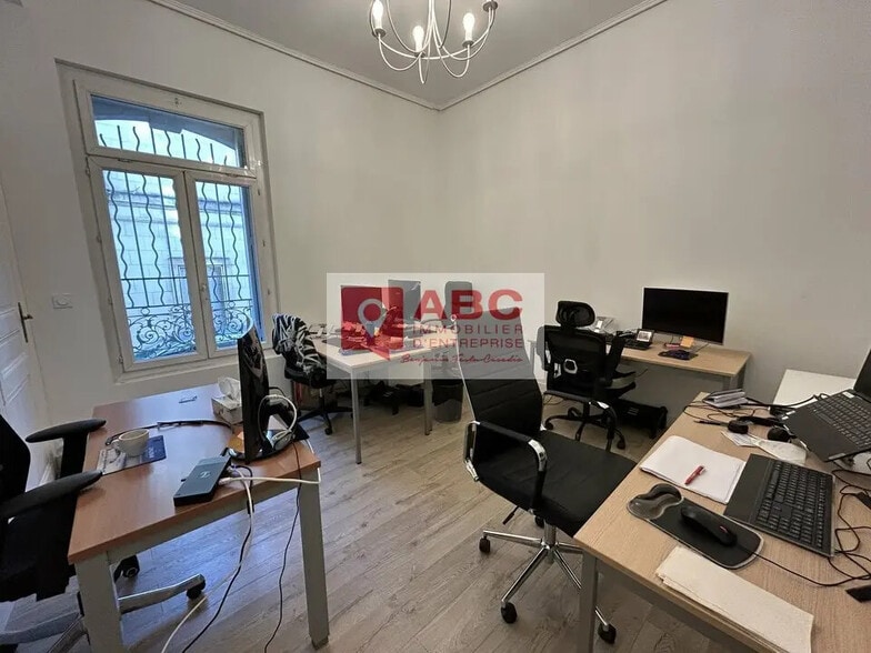 Bureau dans Montpellier à louer - Photo de l’immeuble – Image 2 sur 6