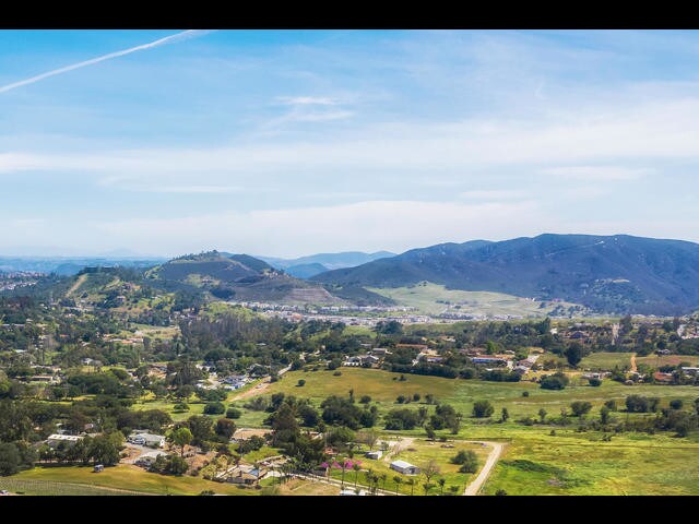 Hill Valley Dr, Escondido, CA à vendre - Aérien – Image 2 sur 5