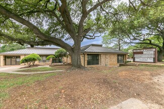 Plus de détails pour 736 N Fielder Rd, Arlington, TX - Bureau à vendre
