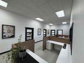 30-80 Av Saint-Martin, Louiseville, QC à louer Photo intérieure– Image 2 sur 5