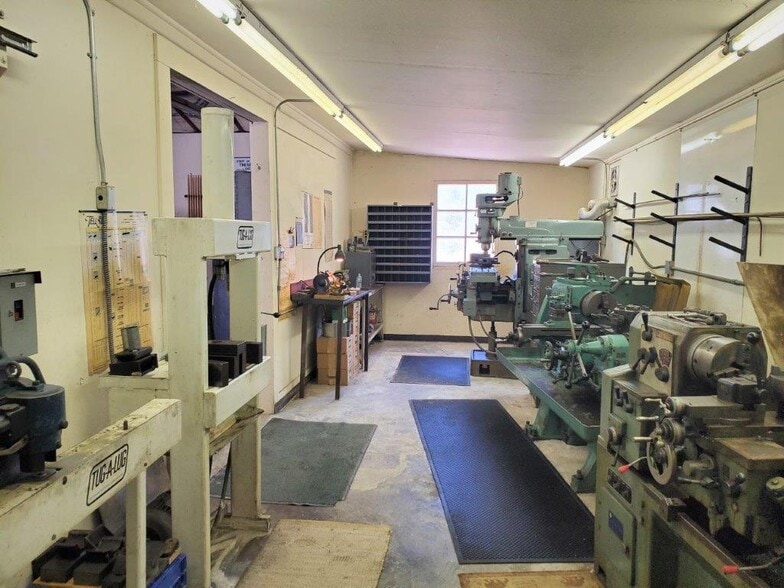 41614 102nd St E, Palmdale, CA à louer - Photo intérieure – Image 3 sur 94