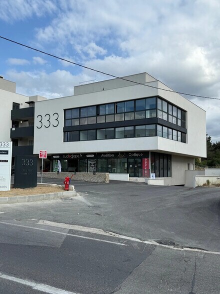 333 Avenue Marcel Paul (Rd 63), La Seyne-sur-Mer à louer - Photo de l’immeuble – Image 3 sur 4