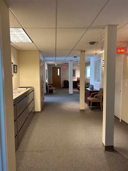 120 Post Rd W, Westport, CT à louer - Photo de l’immeuble – Image 3 sur 12