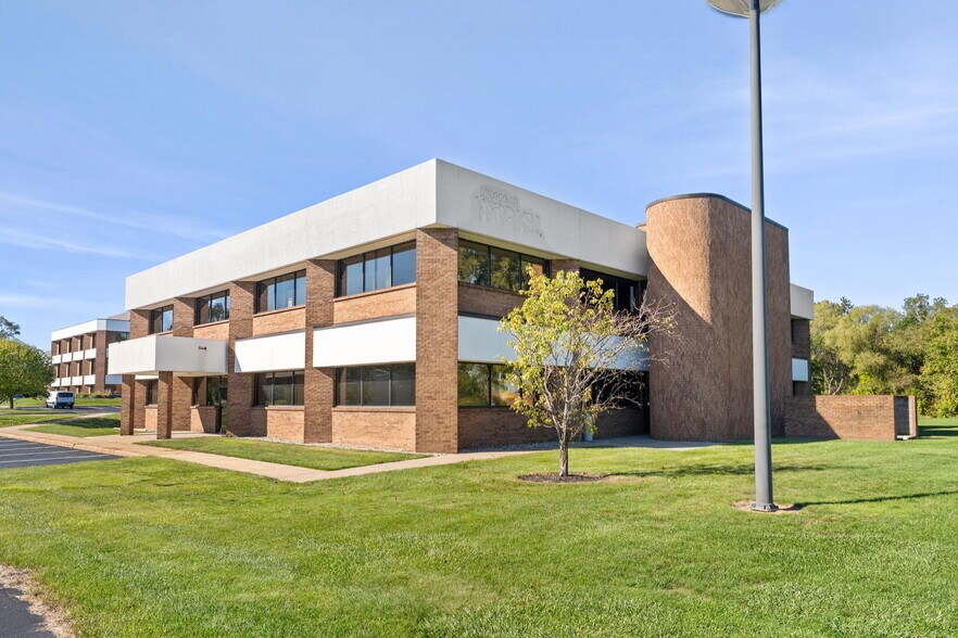 121 Clover St, Holland, MI à vendre - Photo principale – Image 1 sur 17