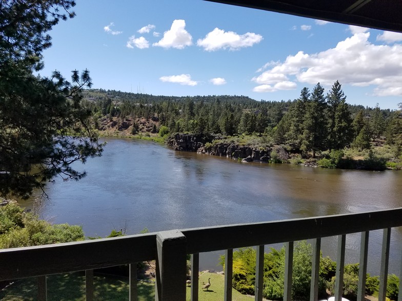 2445 NE Division St, Bend, OR à louer - Photo de l’immeuble – Image 3 sur 11