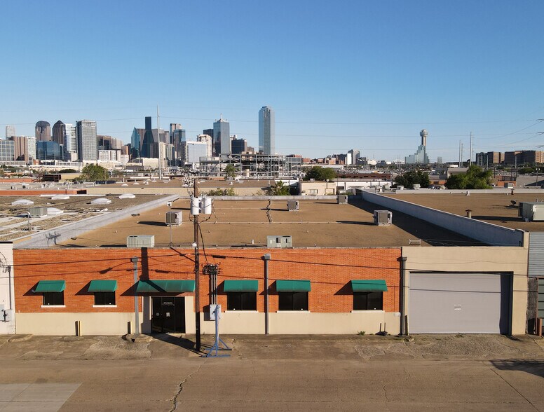 122 Riveredge Dr, Dallas, TX à louer - Photo de l’immeuble – Image 3 sur 7