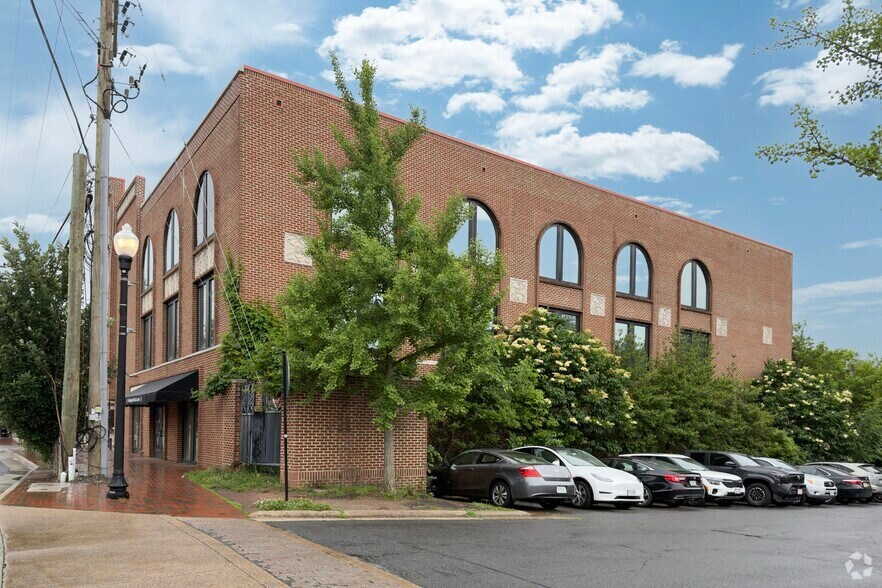 754 Elden St, Herndon, VA à louer - Photo de l’immeuble – Image 3 sur 3