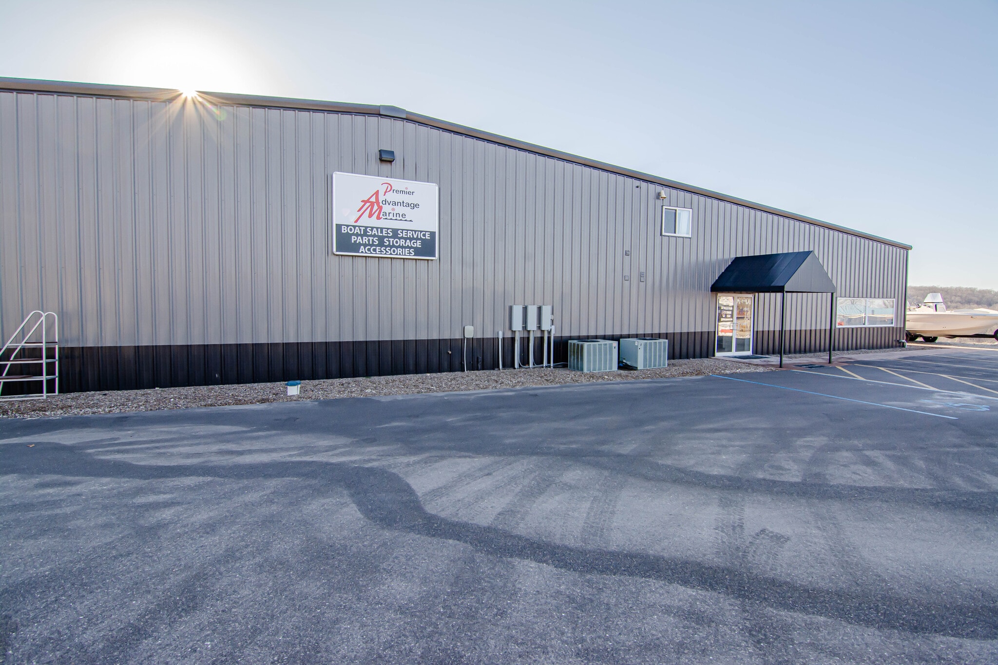 48 Beachwood Dr, Sunrise Beach, MO à vendre Photo principale– Image 1 sur 18