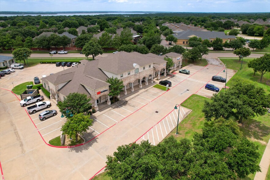 1033 Long Prairie Rd, Flower Mound, TX à louer - Photo de l’immeuble – Image 2 sur 30
