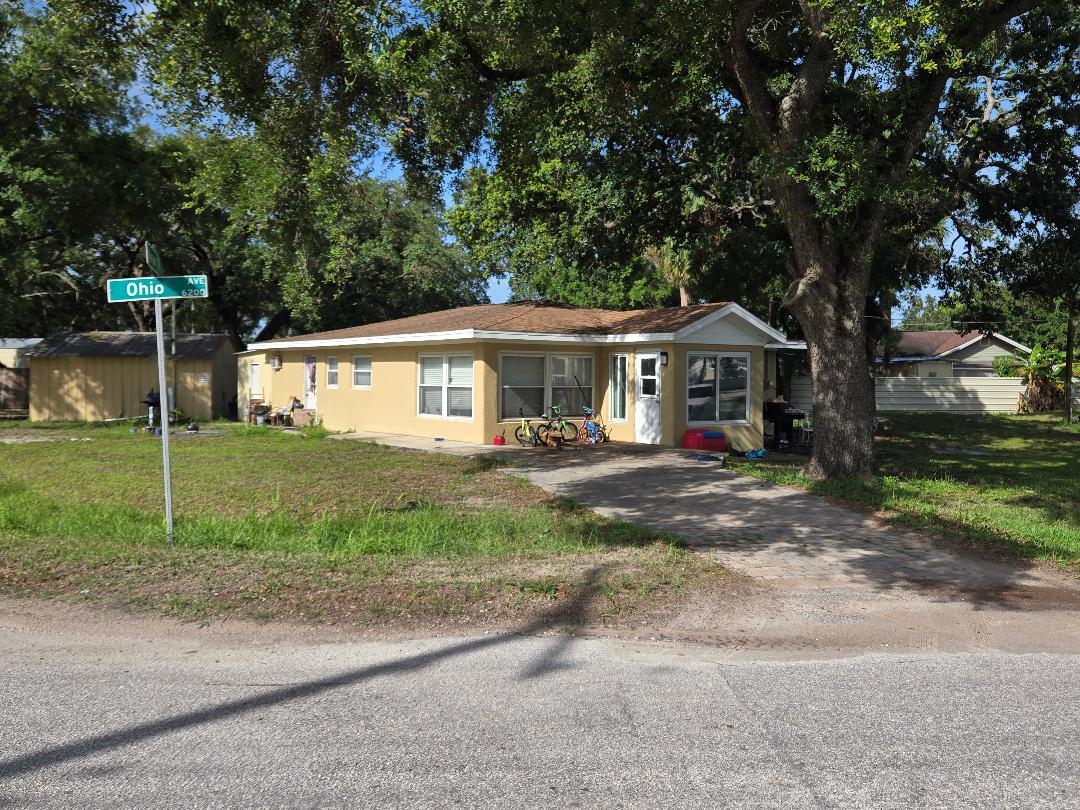 9801 New York St, Gibsonton, FL à vendre Photo principale– Image 1 sur 10