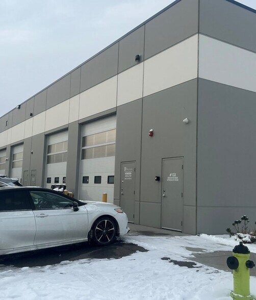 10985 38th St NE, Calgary, AB à vendre - Photo de l’immeuble – Image 3 sur 29