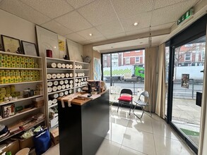 160B Finchley Rd, Londres à louer Photo intérieure– Image 2 sur 2