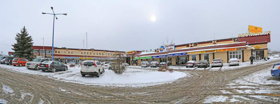5 Manitou Dr, Kitchener, ON à louer - Photo principale – Image 1 sur 3