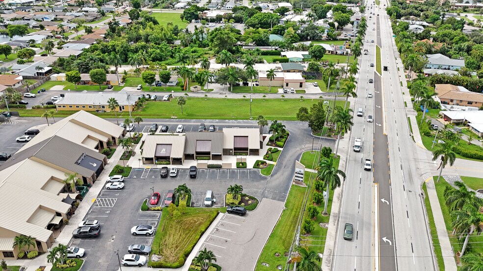 13211 McGregor Blvd, Fort Myers, FL à louer - Photo de l’immeuble – Image 2 sur 3