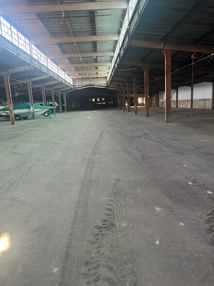 825 W Walnut St, Oglesby, IL à louer - Photo intérieure – Image 3 sur 9