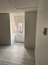 1019 Farmington Ave, Bristol, CT à louer Photo de l’immeuble– Image 1 sur 11