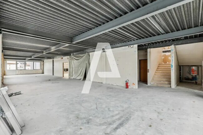 Plus de détails pour 118 Rue Marcel Hartmann, Ivry-sur-Seine - Local d'activités à louer
