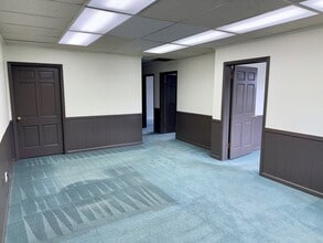 1210-1228 Towanda Ave, Bloomington, IL à louer Photo intérieure– Image 2 sur 9