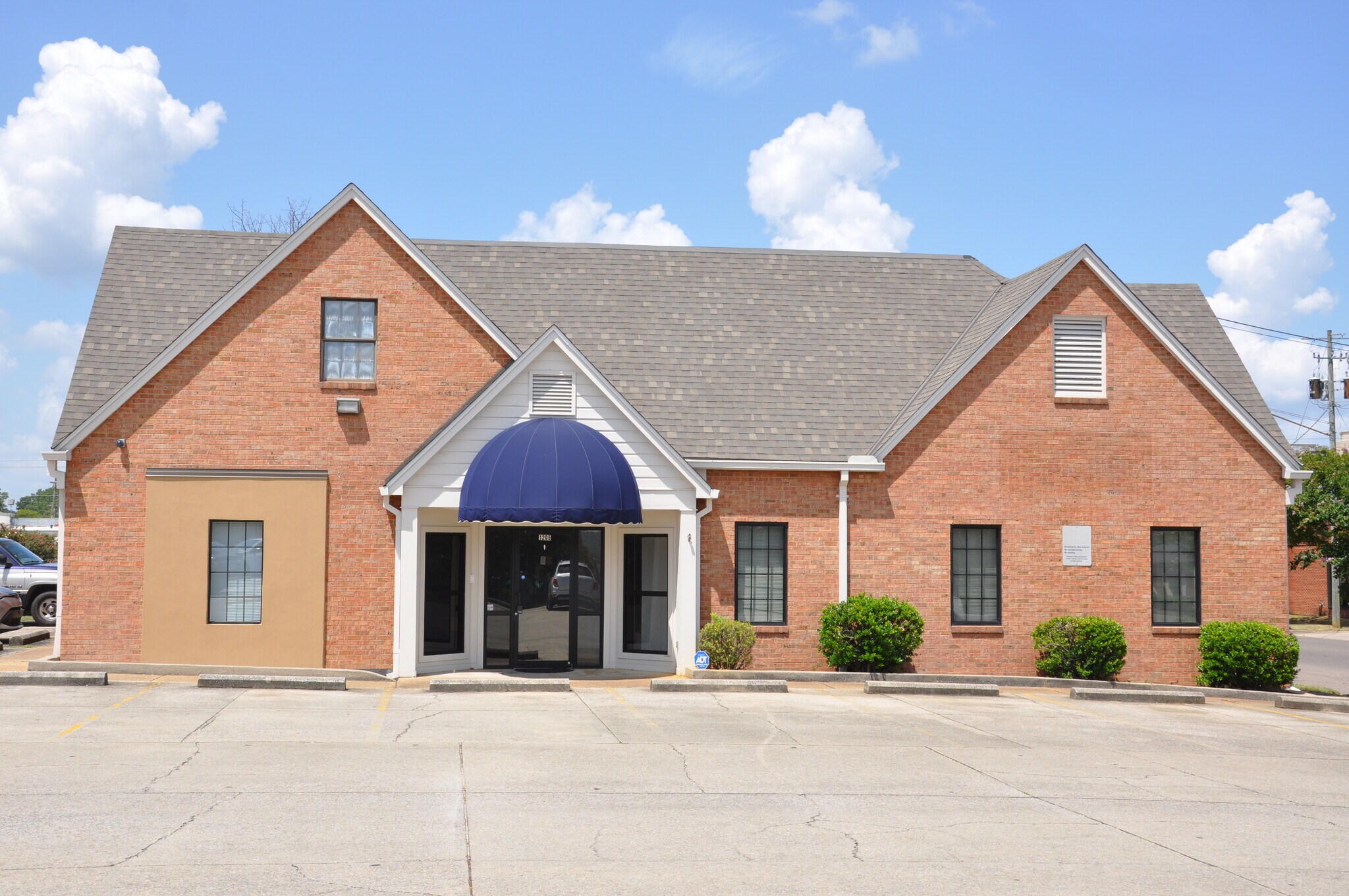 1205 22nd Ave, Meridian, MS à louer Photo principale– Image 1 sur 6