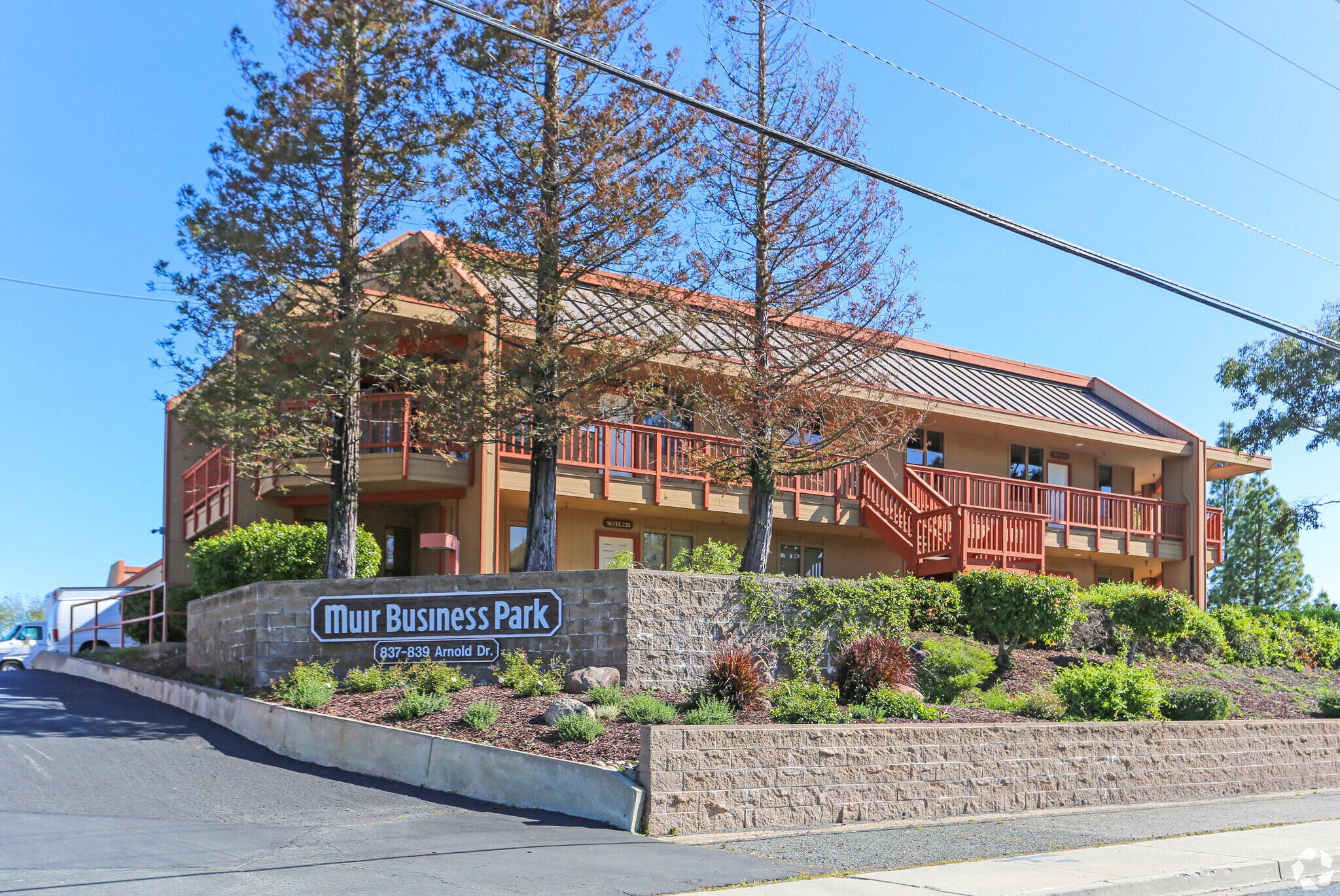 837 Arnold Dr, Martinez, CA à louer Photo principale– Image 1 sur 12