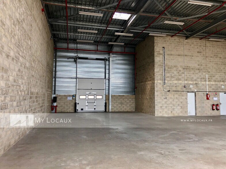 Industriel/Logistique dans Gennevilliers à louer - Photo de l’immeuble – Image 3 sur 10